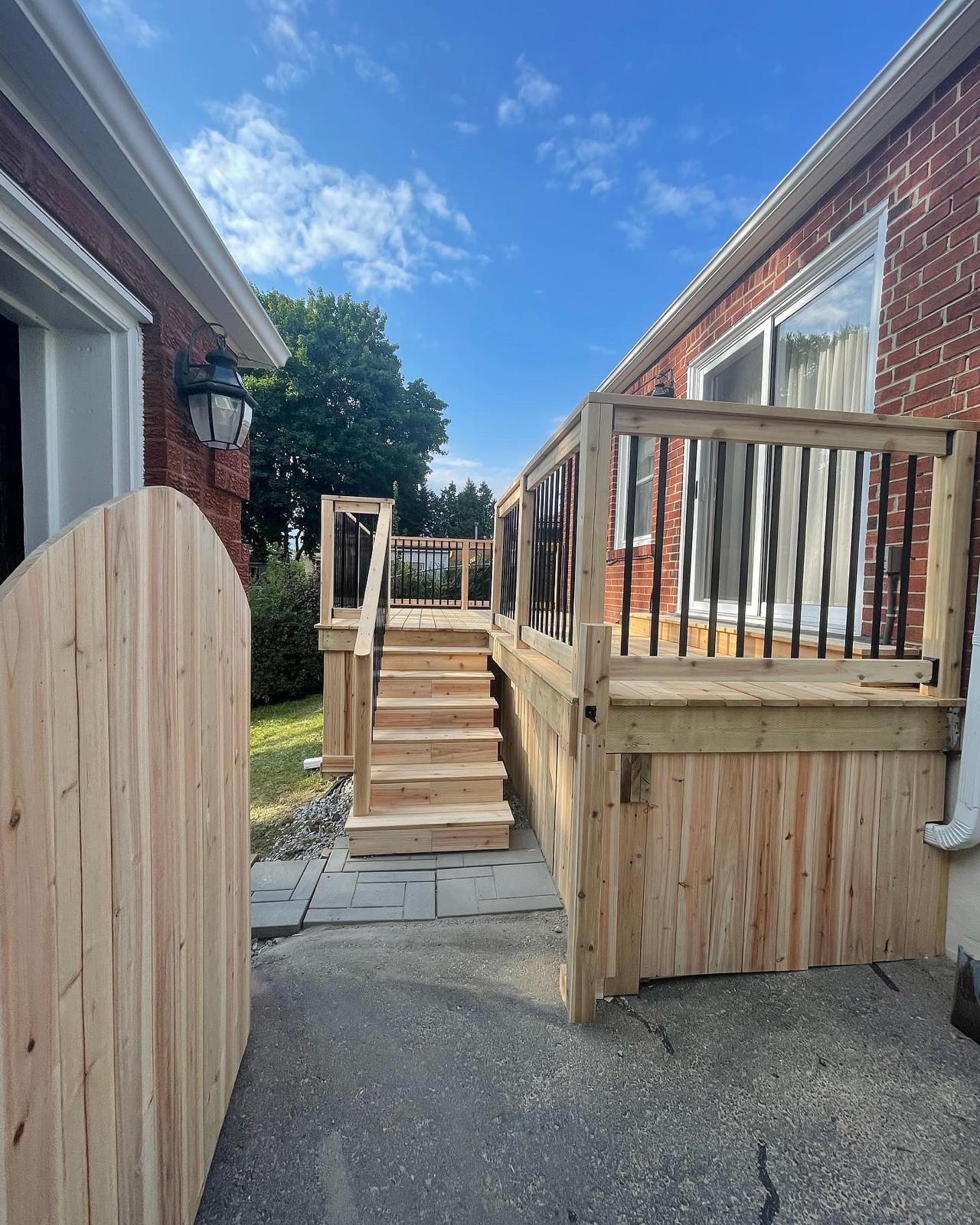 Cedar Deck with Gate
