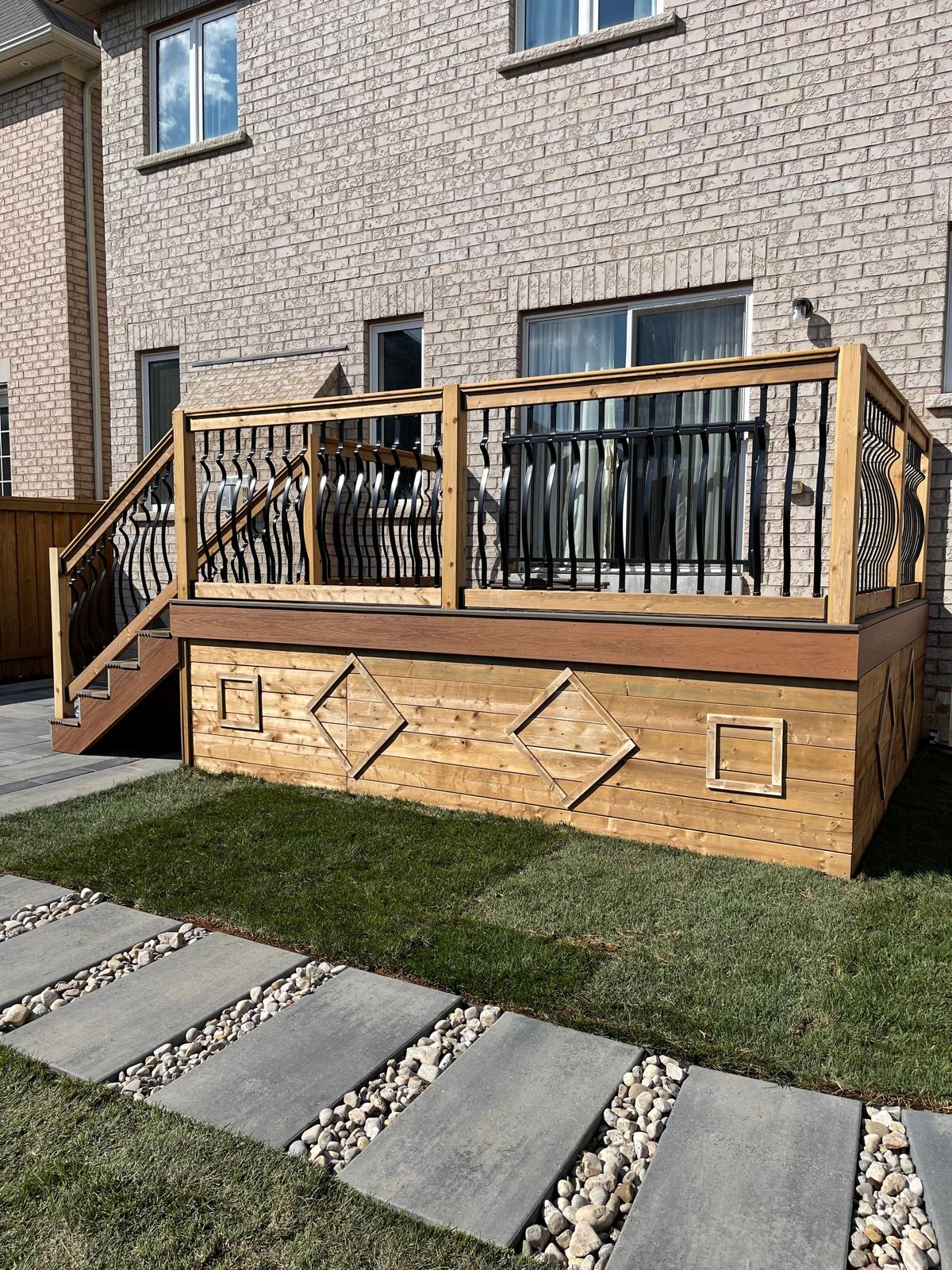 Deck with Privacy Screen